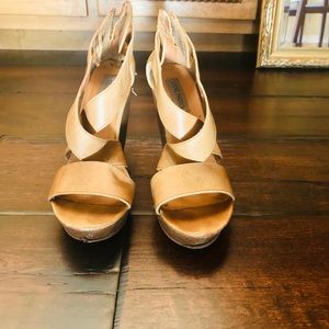 Steve Madden tan wedge sandals